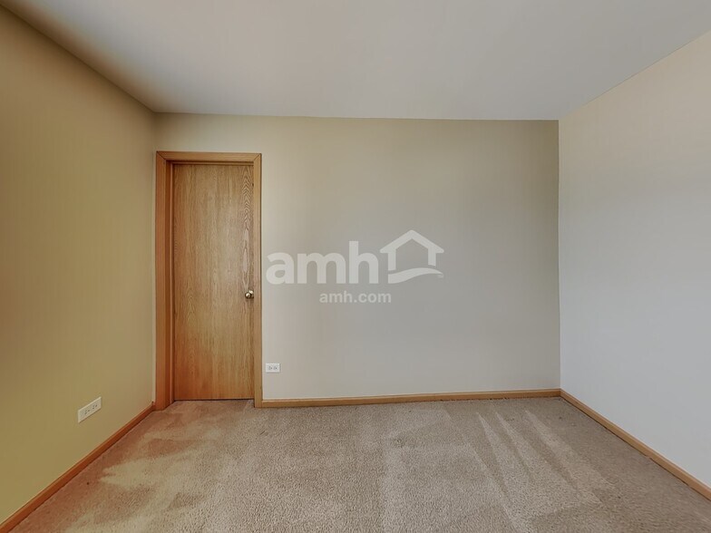 Building Photo - 14420 General Dr