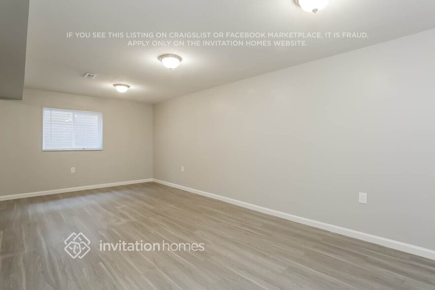 Building Photo - 4895 S Pagosa Cir