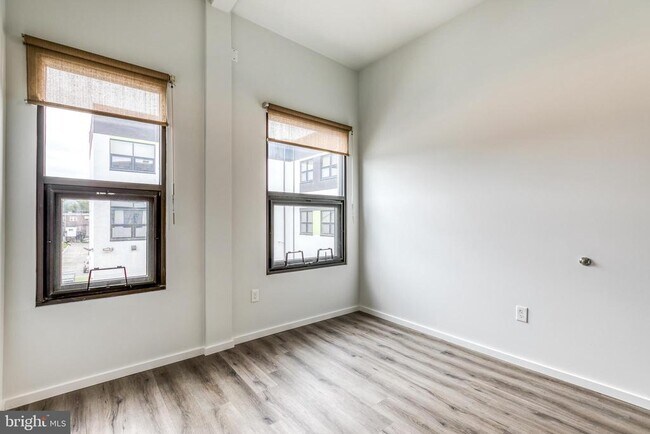 Building Photo - 4800 Brown St