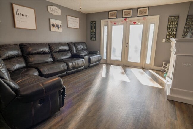 Building Photo - 1038 Singleton Cir