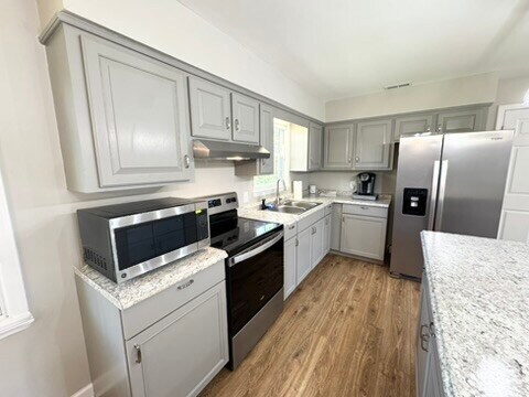 Building Photo - 105 Fort Dr