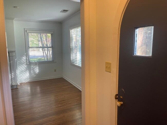 Building Photo - 3320 Central Ave