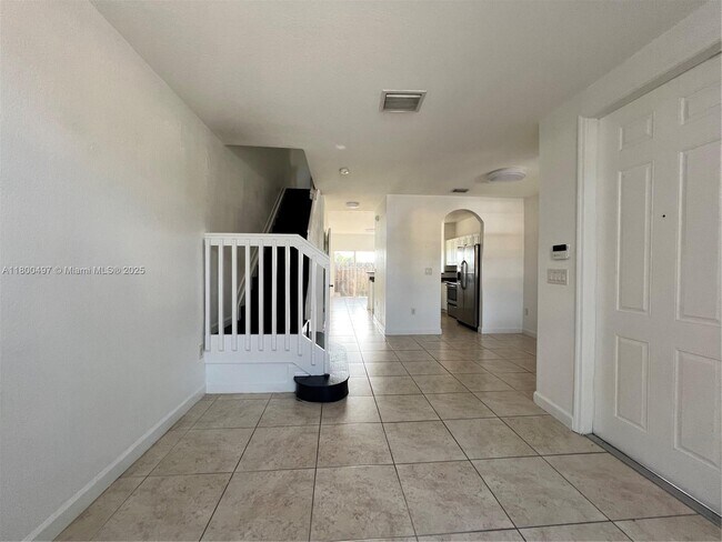 Building Photo - 1480 NE 33rd Ave