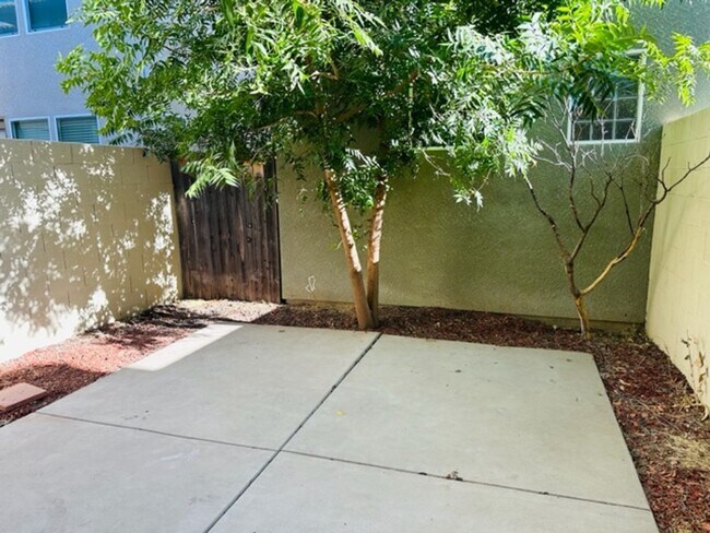 Building Photo - $2,195 Harlan Ranch, 3 Bed 2.5 Bath - Elev...