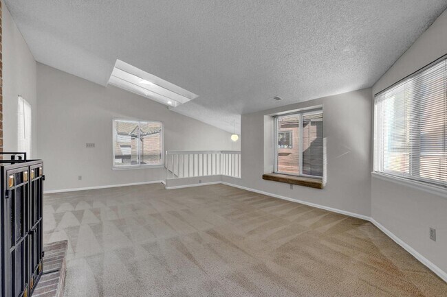 Building Photo - "Charming 2-Bedroom Townhouse in Colorado ...