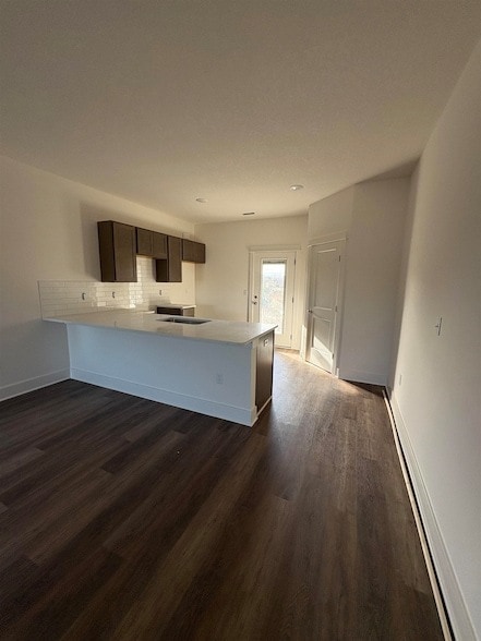 Building Photo - 4833 N Vassar Ave