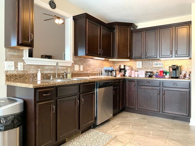 Building Photo - 3734 Silver Fox Ct