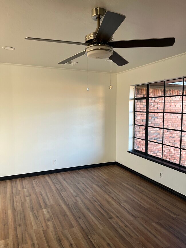 Building Photo - 2212 SW 61st St