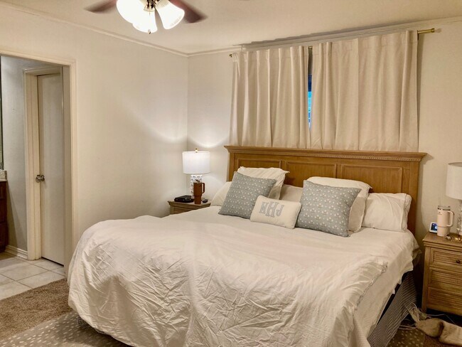 Building Photo - 14026 St Marys Ln