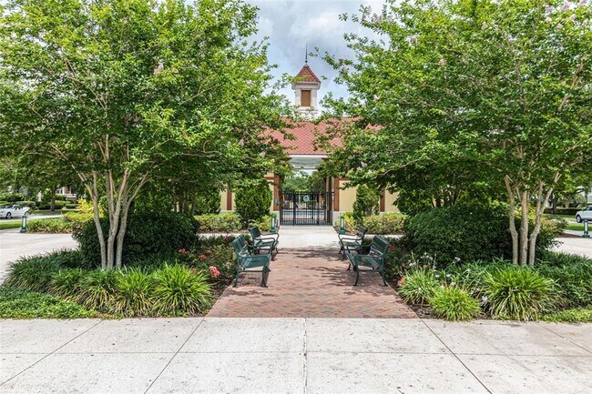 Building Photo - 212 Ficus St