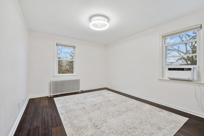 Building Photo - 836 Thorn St