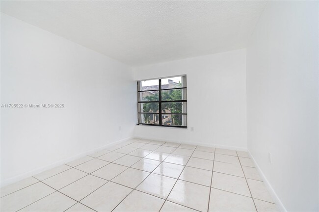 Building Photo - 13870 SW 62nd St