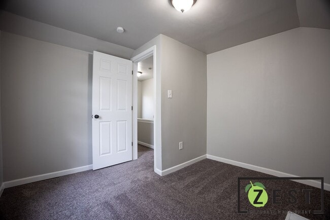 Building Photo - OPEN HOUSE- 11/28 4PM-4:30PM!! Beautiful house !!!!