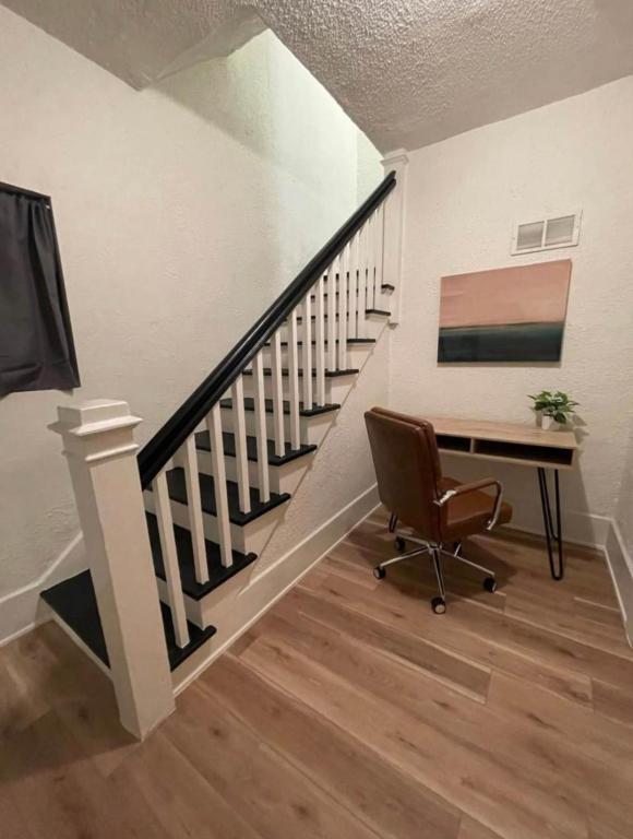 Building Photo - 1205 E English St