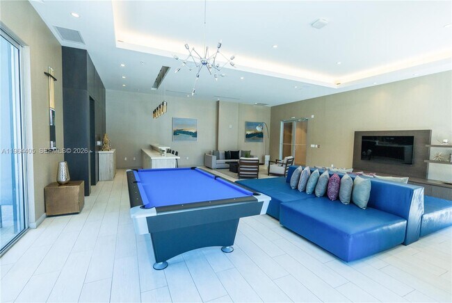 Building Photo - 1010 SW 2nd Ave