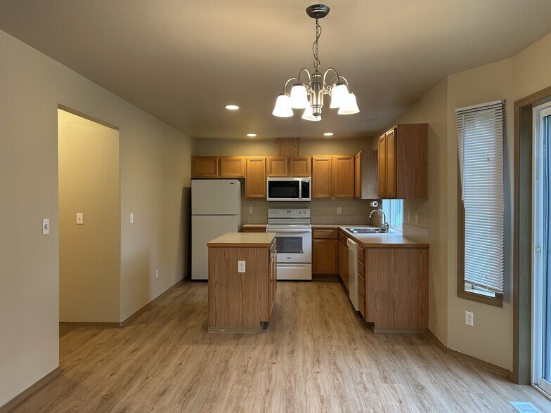 Building Photo - 16007 29th Avenue Ct E