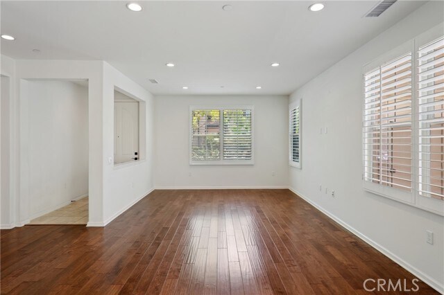 Building Photo - 75 Emerald Clover