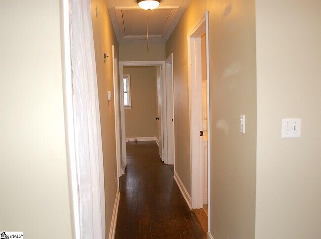 Building Photo - 506 Motor Boat Club Rd
