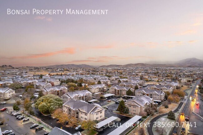 Building Photo - 8096 N Ridge Loop E