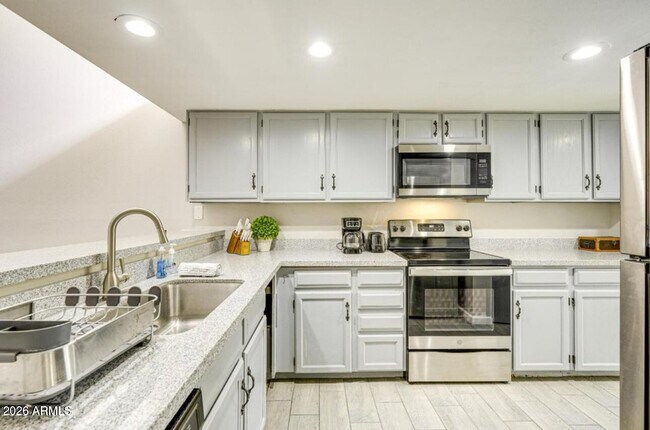 Building Photo - 14236 N 23rd St