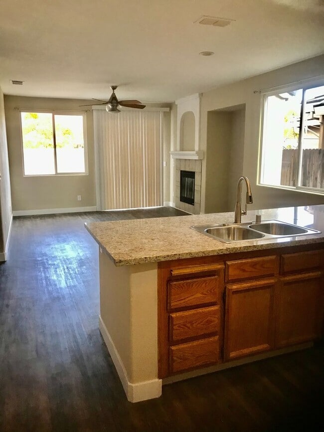 Building Photo - Newly Renovated 4x2 Single Story Home