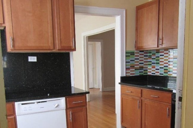 Building Photo - 3847-3857 N Linder Ave