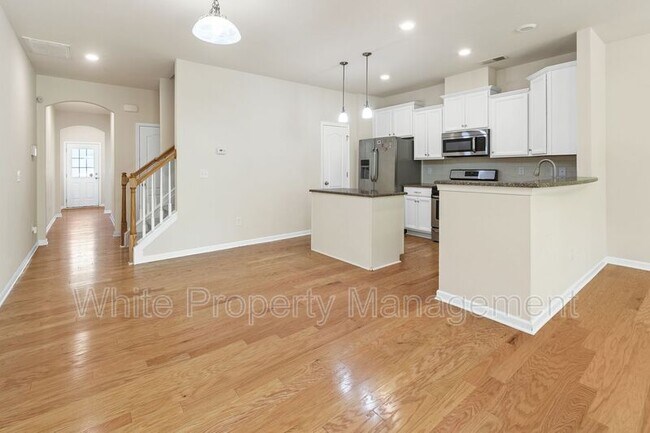 Building Photo - 5022 Mockernut Ln
