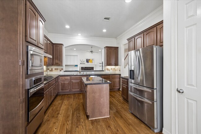 Building Photo - 7608 Janak Dr
