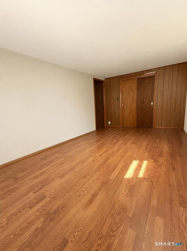 Building Photo - 44 Westphal St