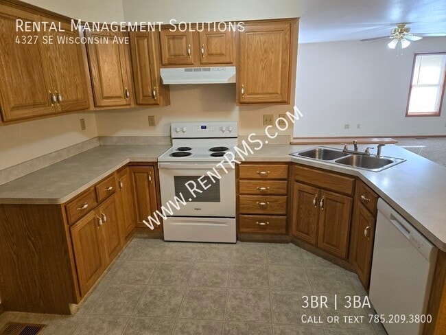 Building Photo - 4327 SE Wisconsin Ave