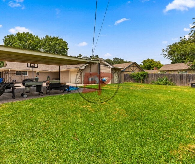 Building Photo - 5418 Lake Highlands Dr