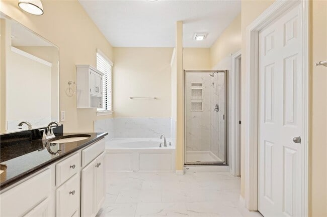 Building Photo - 1240 Pisana