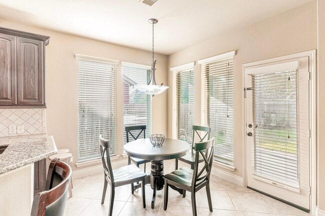 Building Photo - 28707 Hemlock Red Ct