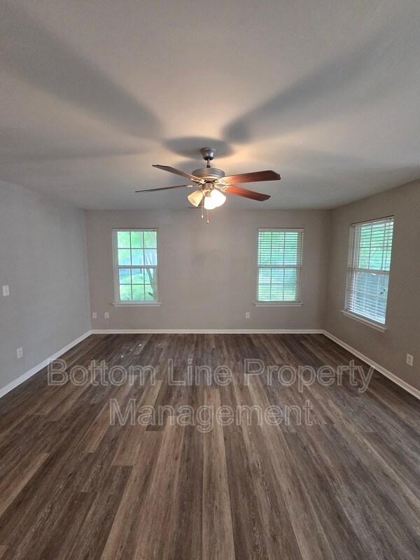 Building Photo - 3850 Fircrest Dr