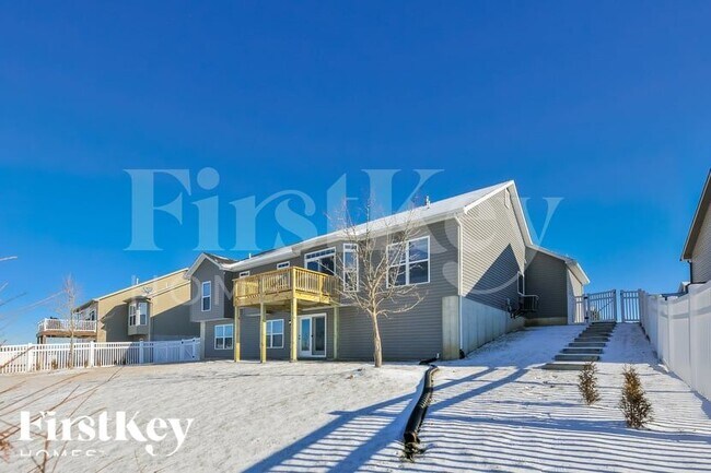 Building Photo - 221 Lonepine Dr