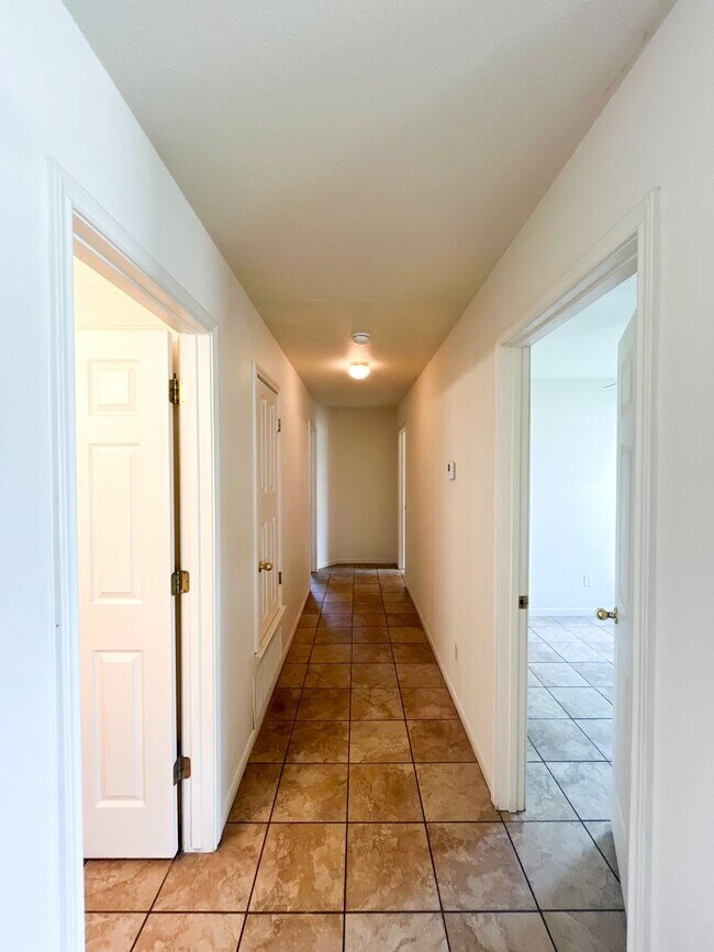 Building Photo - 3807 Wind Ct