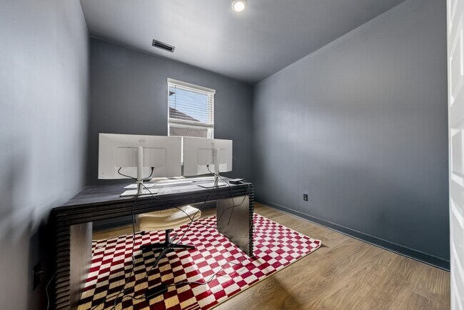 Building Photo - 313 Gingerwood Ln