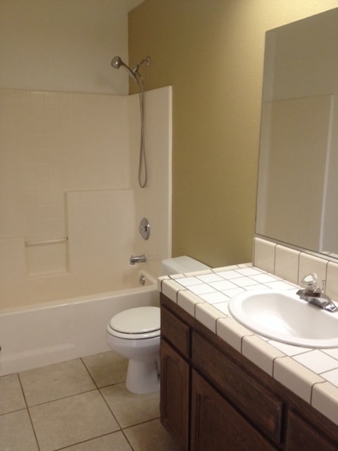 Building Photo - SOLAR!!! 3 BEDROOM NEWER HOME SOUTH OF BEA...