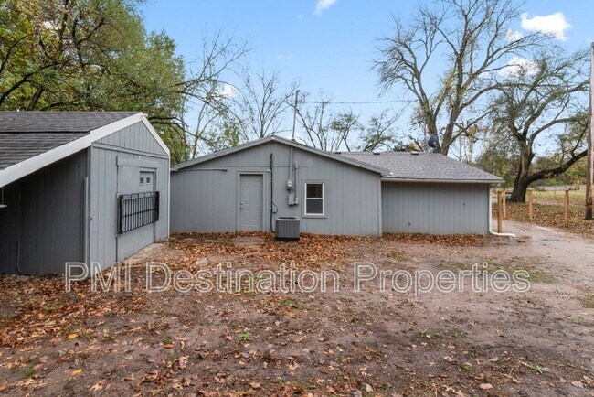 Building Photo - 15508 Loring Rd