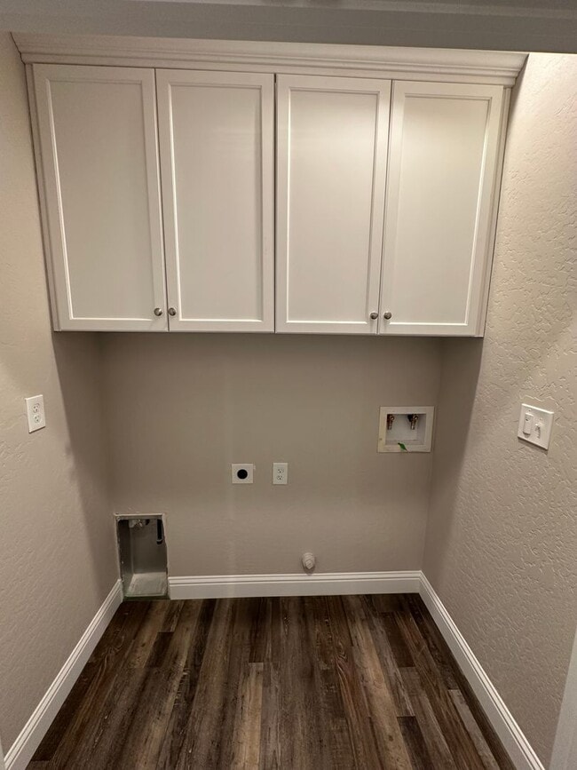 Building Photo - New house in Kerman Ca