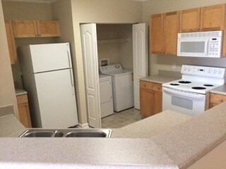 Building Photo - 2Bedroom 2Bath Condo -- Mirabella --- Awes...