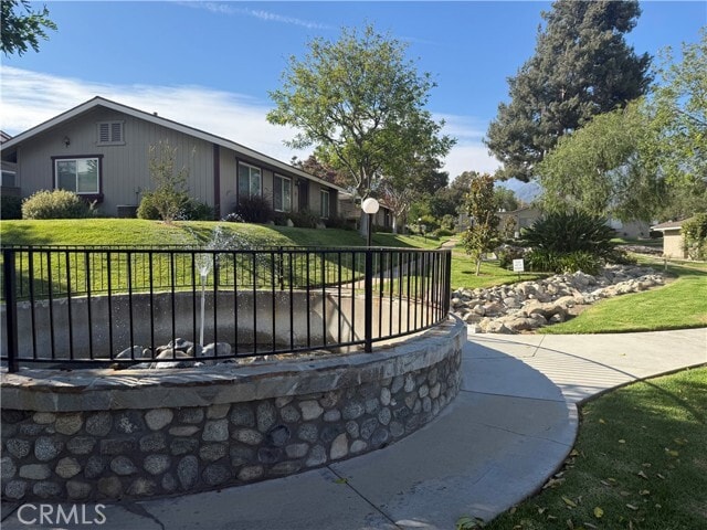 Building Photo - 1612 Carmel Cir E