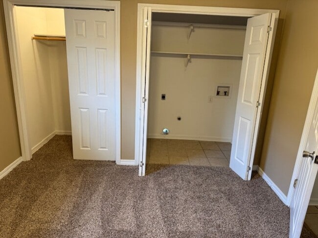 Building Photo - 5331 Lauri Ln