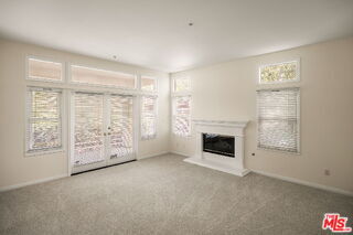 Building Photo - 604 Palisades Dr