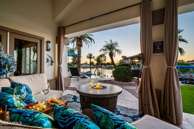 Building Photo - 1817 E Willow Tree Ct