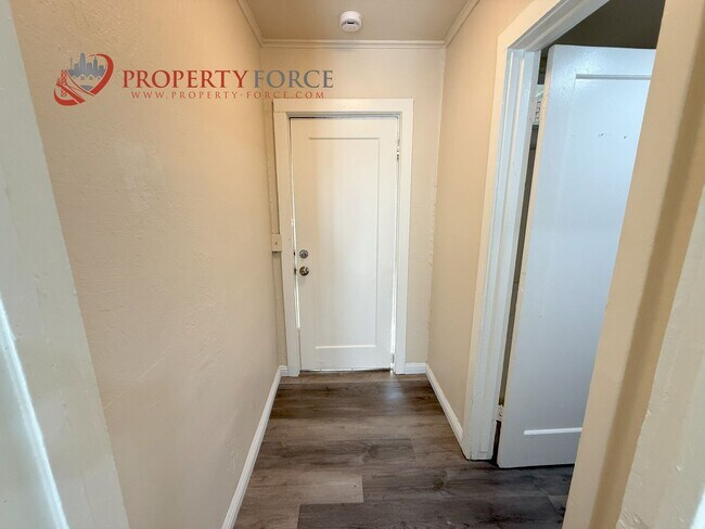 Building Photo - UPGRADED 1 BED 1 BATH  - OFFERED BY PROPER...