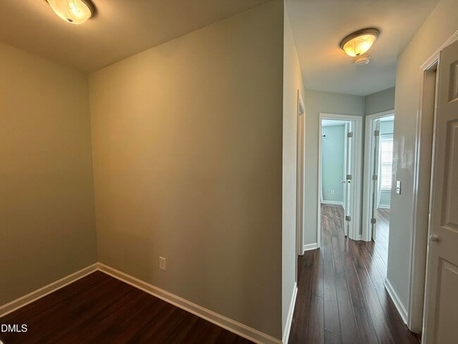 Building Photo - 606 Sawcut Ln