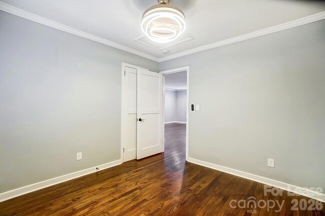 Building Photo - 1724 Dunkirk Dr