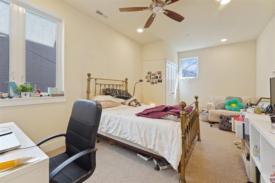 Building Photo - 1945 N Gratz St