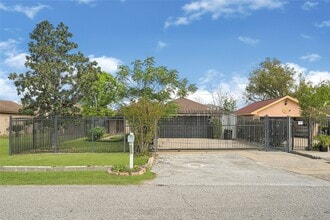 Building Photo - 9208 Carousel Ln